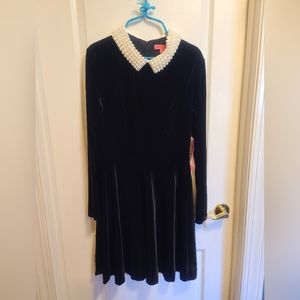 Betsey Johnson black velvet skater dress pearl collar 12